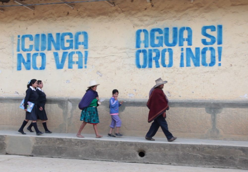 pintas agua sc3ad oro no1 e1564575599790 1000x693 1 - : Quand les paysans font entendre leurs voix