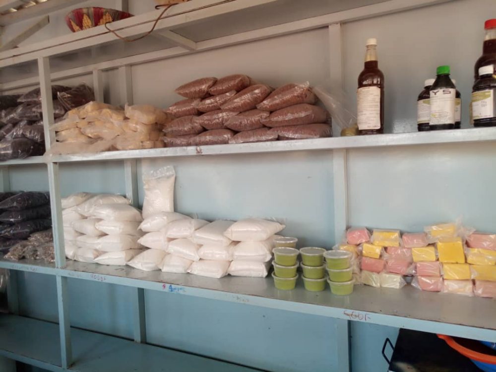 Kiosque de vente 1000x749 1 - : Femmes et activités non agricoles : refus de la fatalité au Burkina Faso