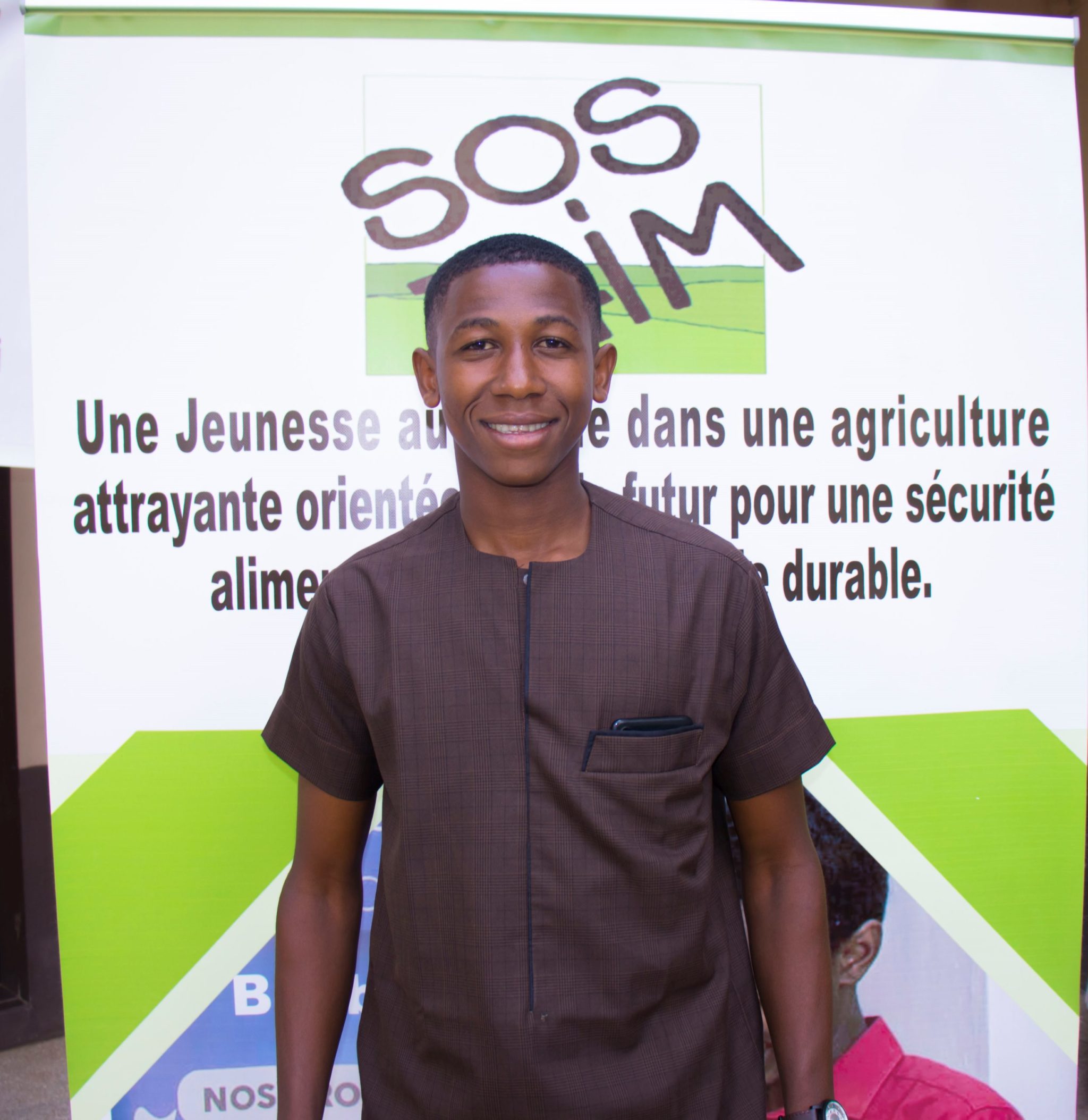 Adama scaled 1 - : Les trésors cachés de la jeunesse en Afrique de l'Ouest