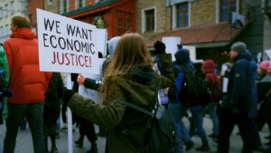 iStock 2168731433 - : « Mettre fin à la pauvreté et à l’injustice »